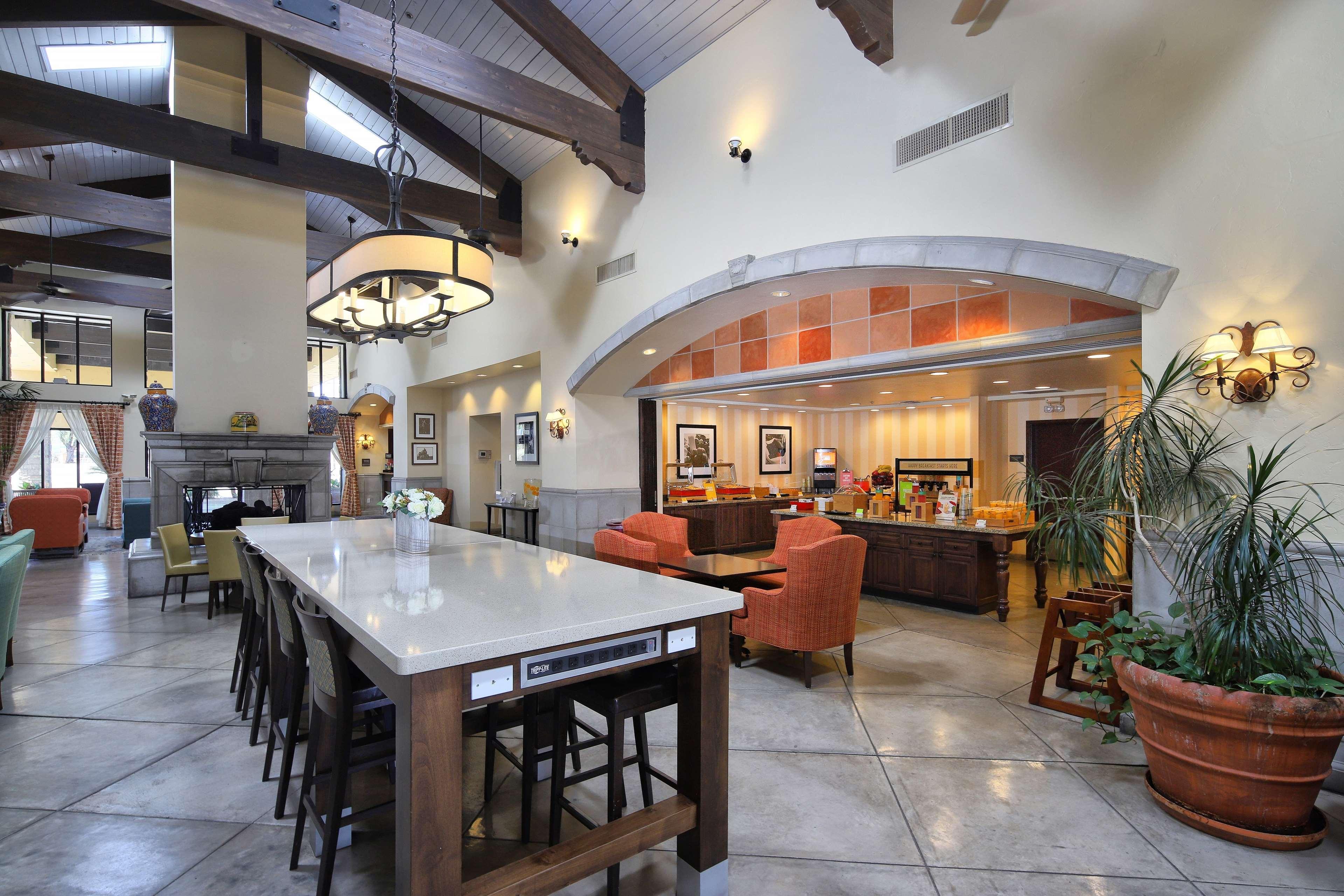 Hampton Inn & Suites Tucson Mall Exterior photo