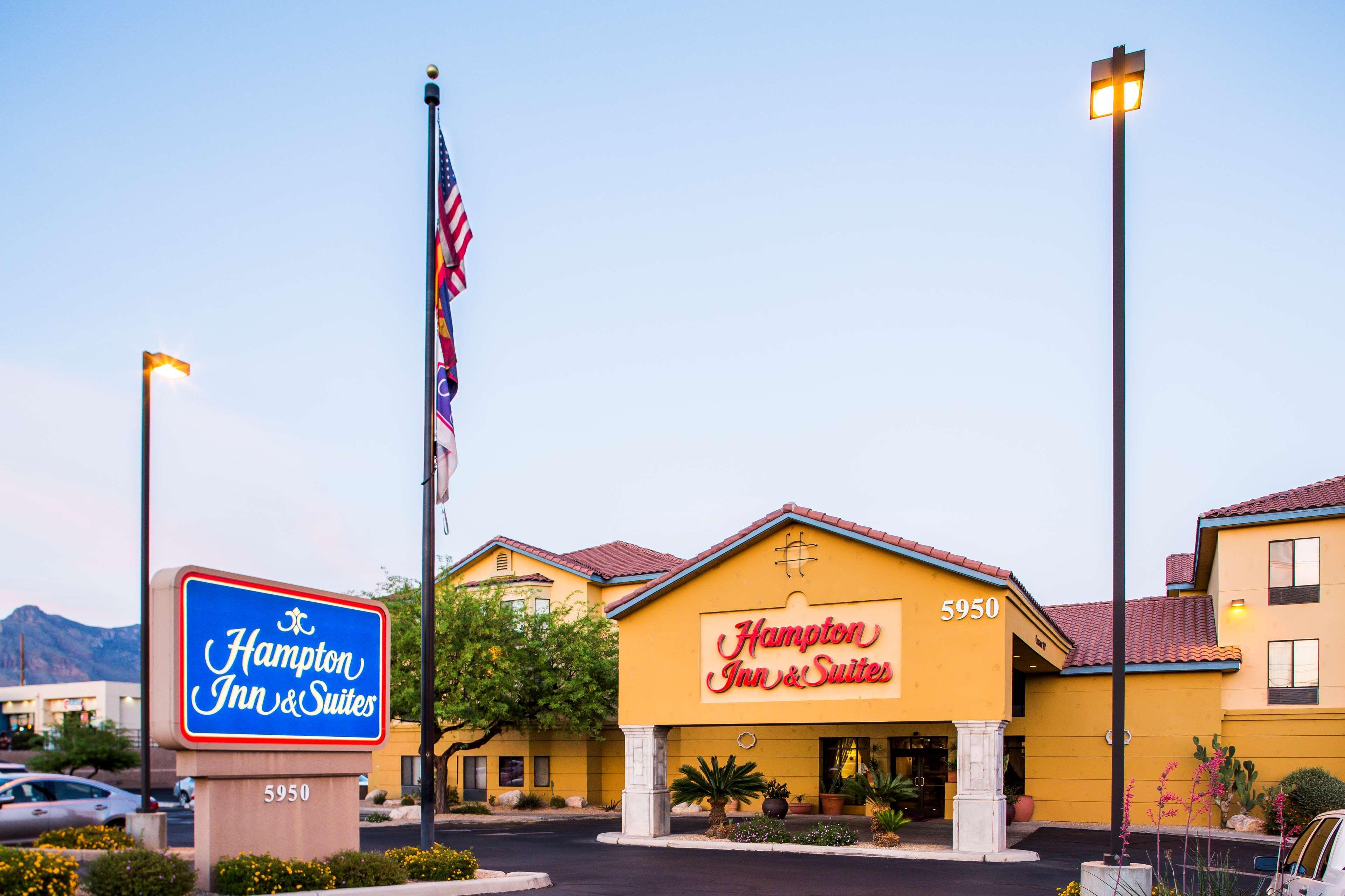 Hampton Inn & Suites Tucson Mall Exterior photo