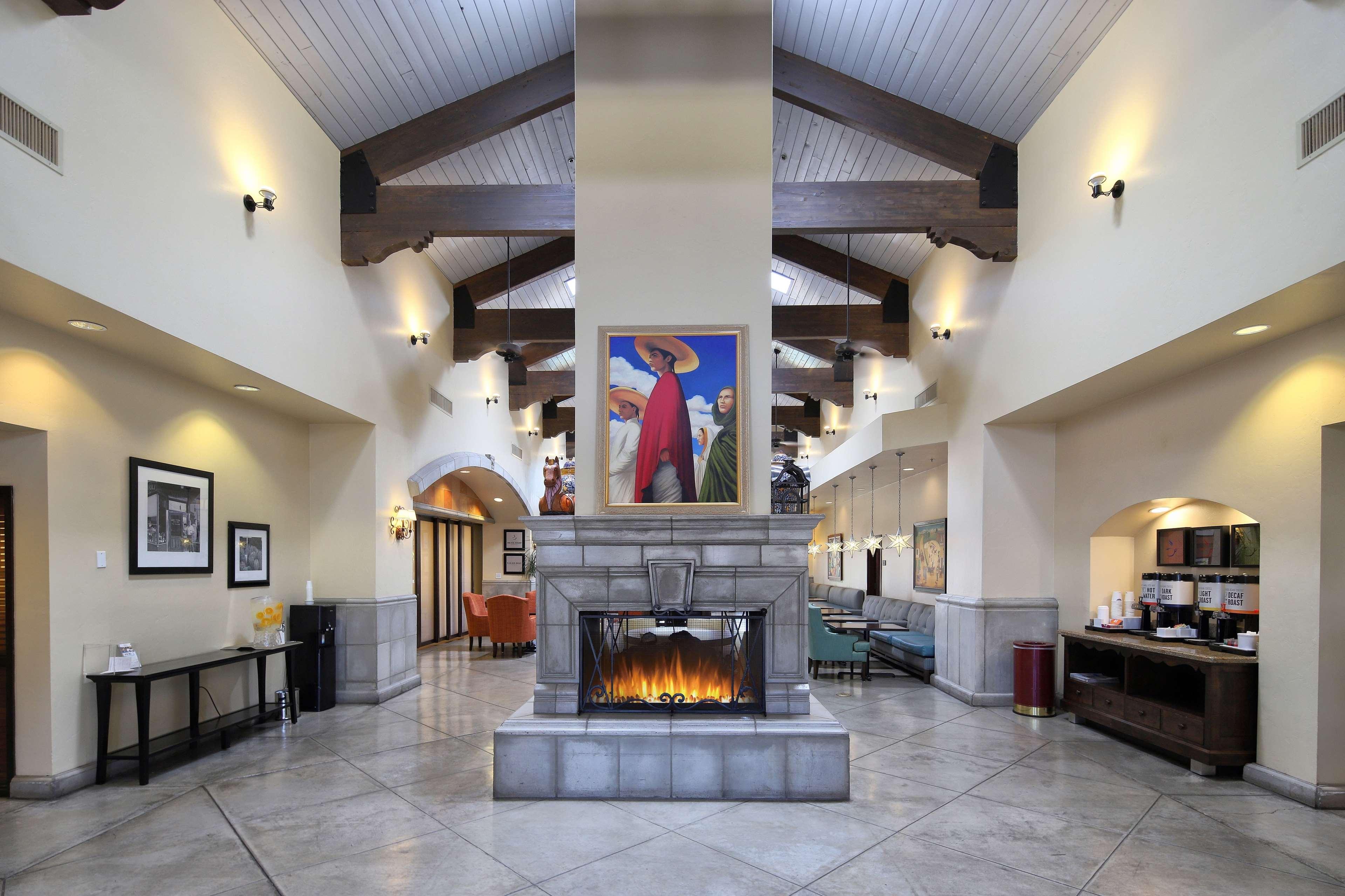 Hampton Inn & Suites Tucson Mall Exterior photo