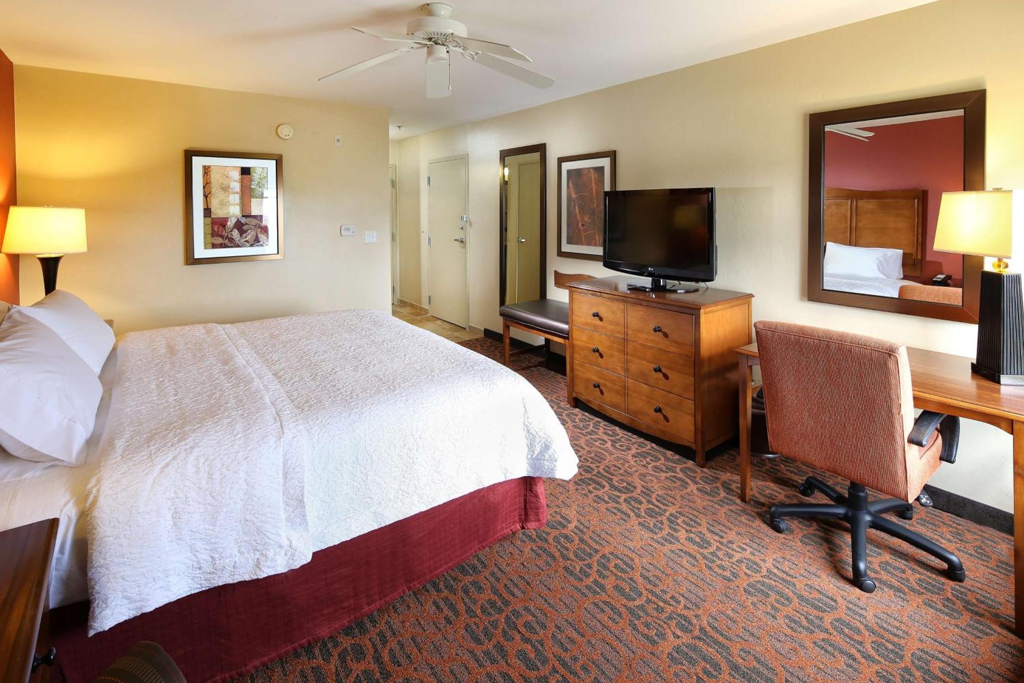 Hampton Inn & Suites Tucson Mall Exterior photo