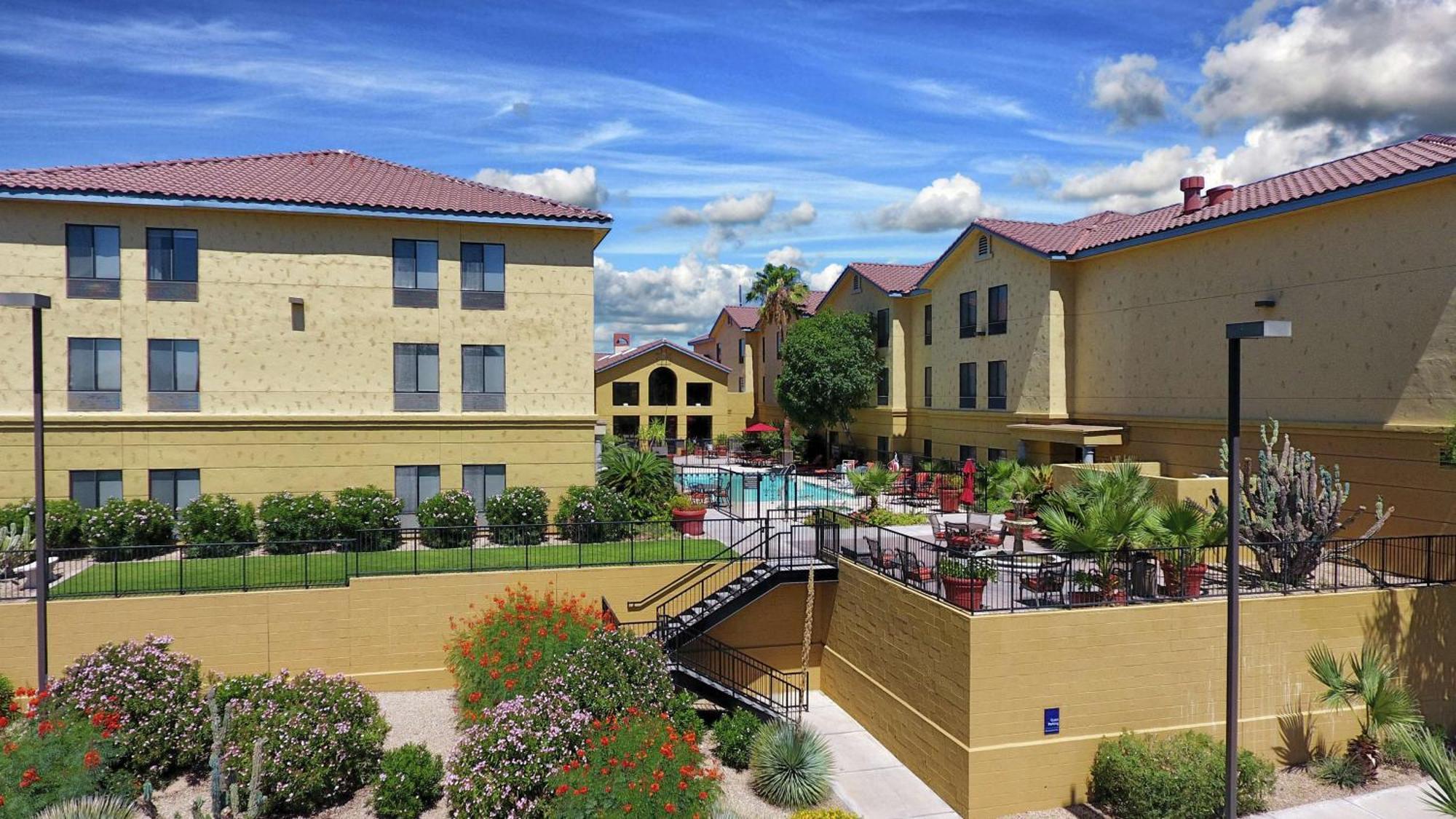 Hampton Inn & Suites Tucson Mall Exterior photo