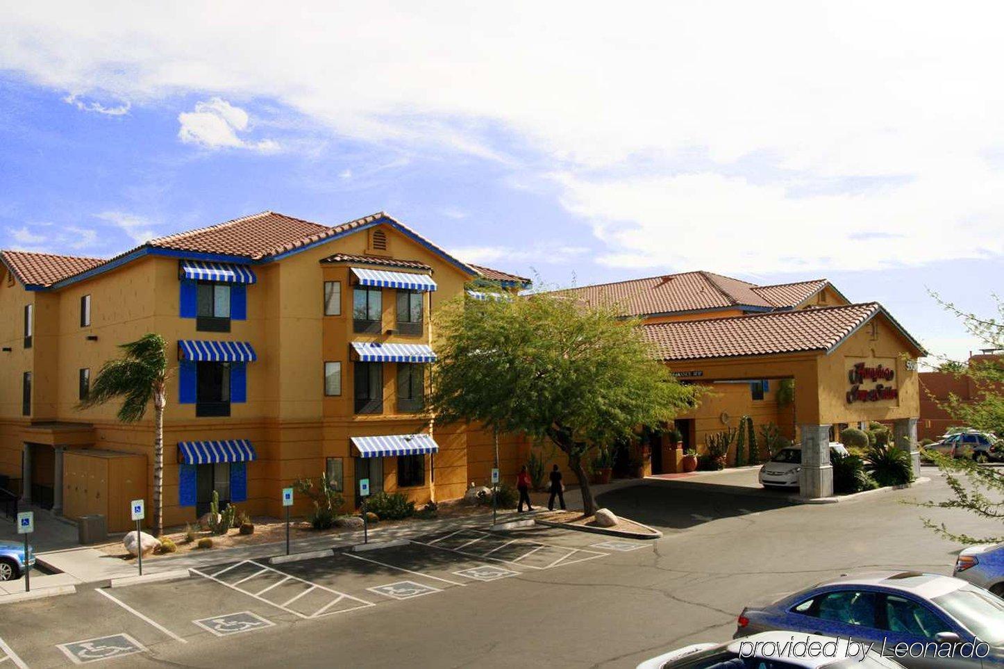 Hampton Inn & Suites Tucson Mall Exterior photo