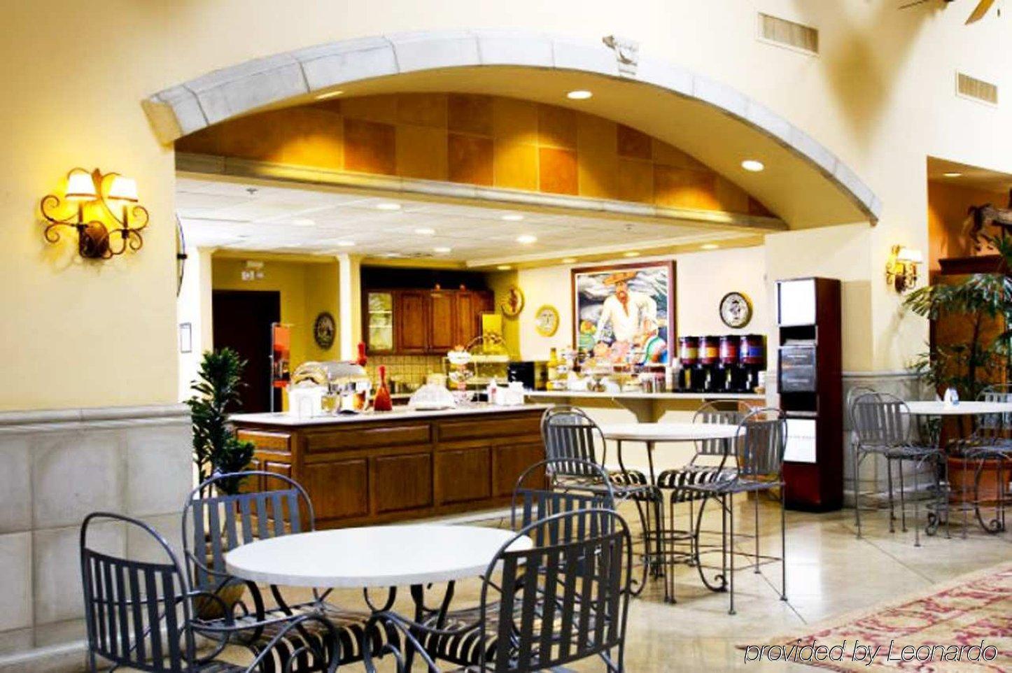 Hampton Inn & Suites Tucson Mall Restaurant photo