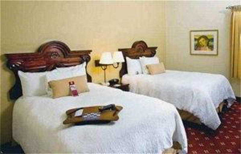 Hampton Inn & Suites Tucson Mall Room photo